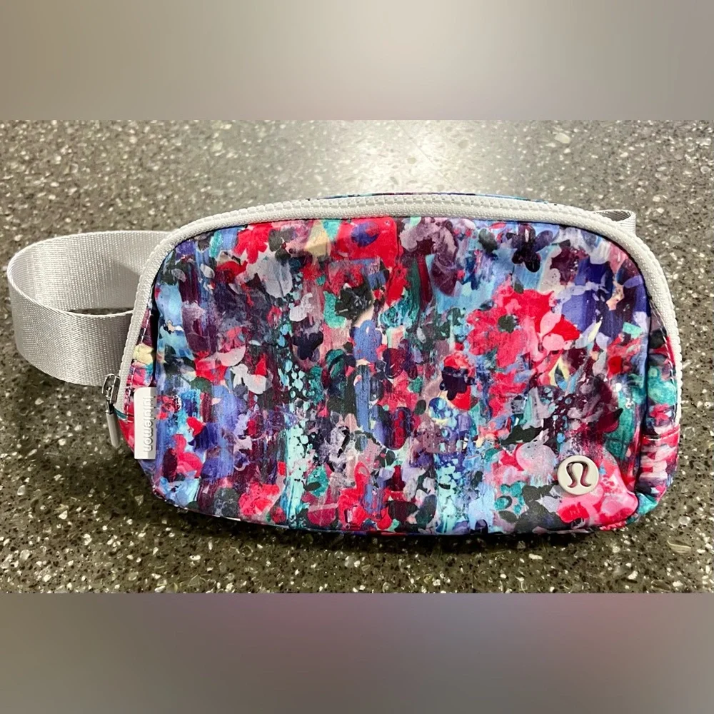 NEW Lululemon Flower Glide Multi Everywhere Belt Bag 1L Travel Crossbody Gym